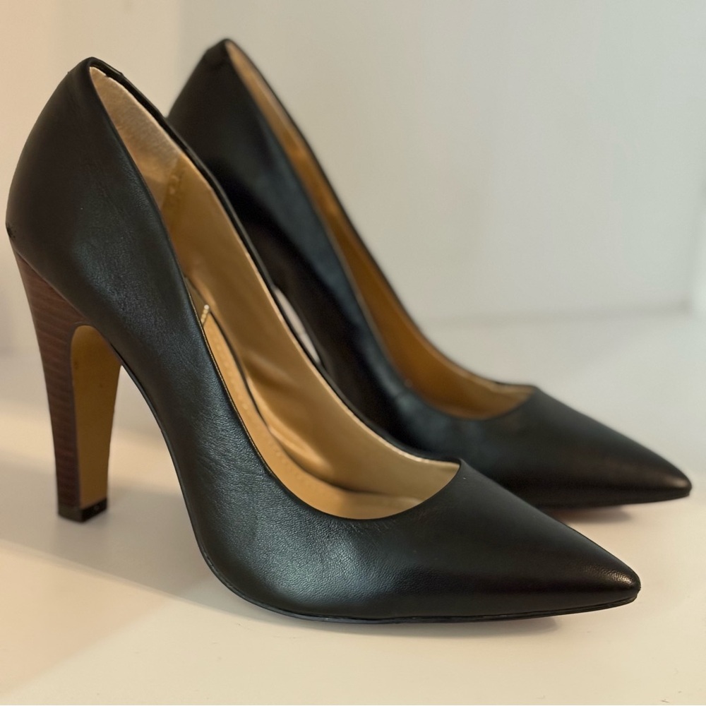 Women’s Black Leather Heels by Vince Camuto Size 7